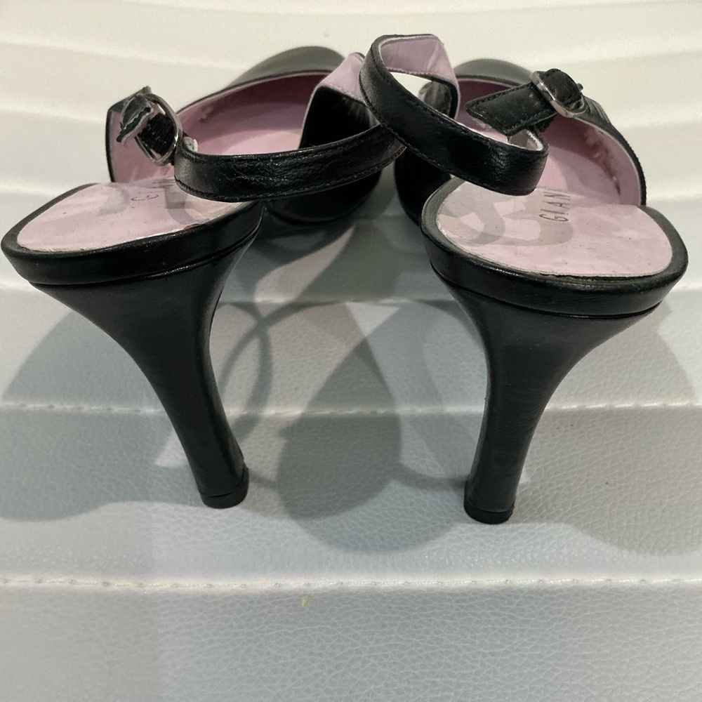 Gianni Bini Black Slingback Heels with Pink Insole - Picture 3 of 4